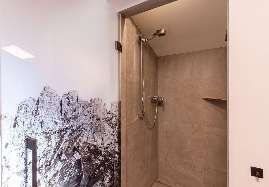 schusterhaus-hotel-seiwald-dorfstrasse-17-going-app-dorfkaiser3-dusche-4