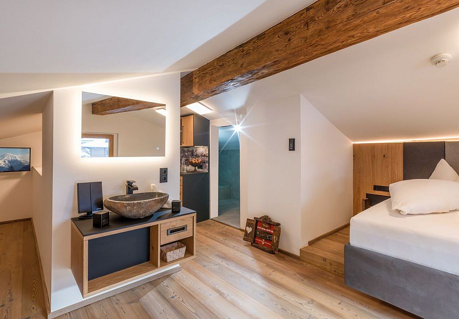 schusterhaus-hotel-seiwald-dorfstrasse-17-going-app-dorfkaiser3-wohnraum-2-4